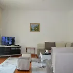 Viktor Apartment